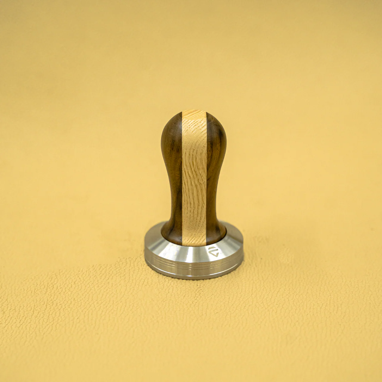 Lelit Tamper with Bicolour Wood Handle (58mm) - Image 3