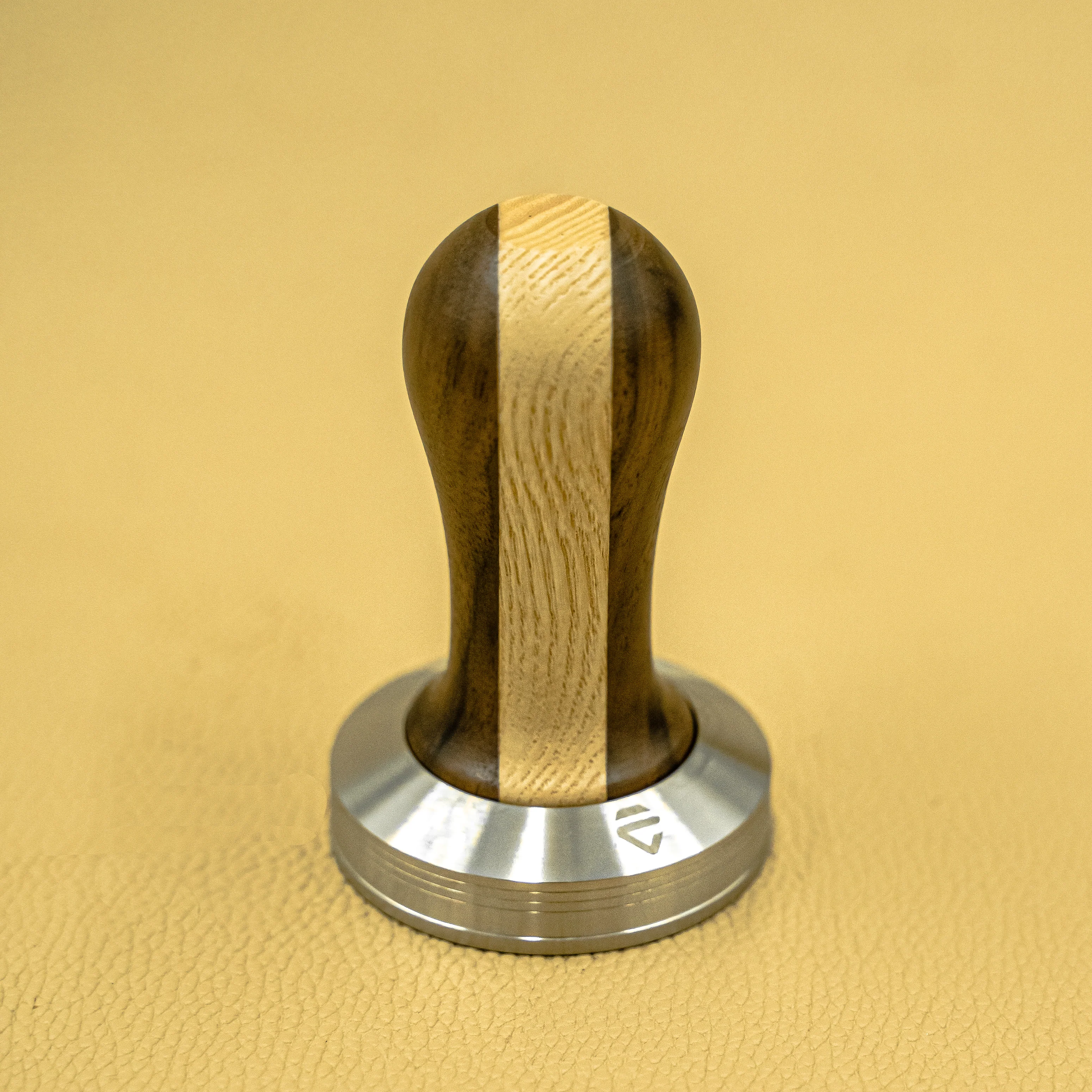 Lelit Tamper with Bicolour Wood Handle (58mm) - Image 4