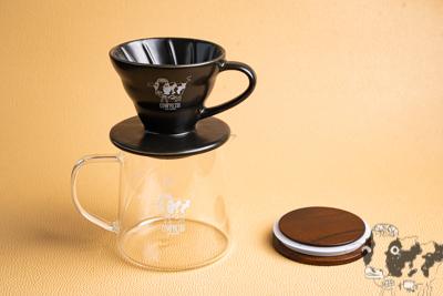 Coffee or Tea Glass Pot with Wooden Lid - Image 3