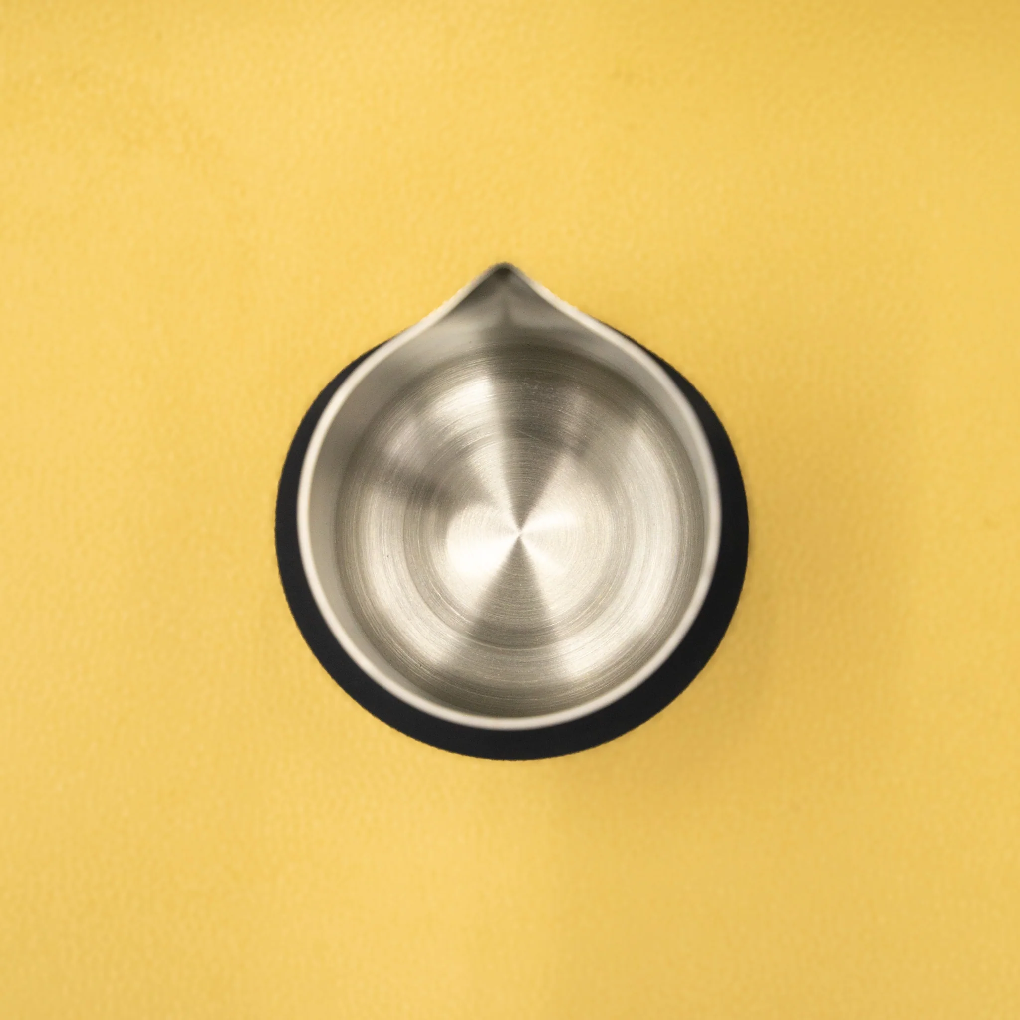 Black Handleless Flow Tip Jug by Subminimal - Image 4